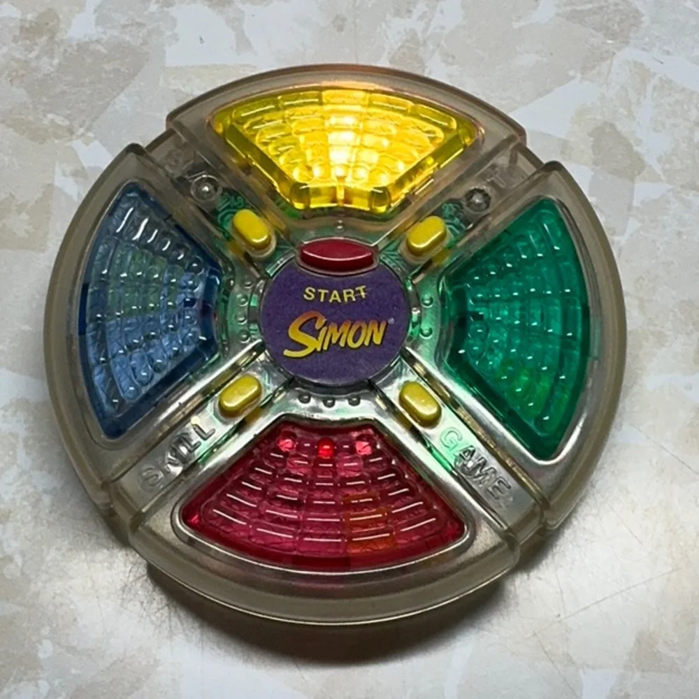 Vintage Puzzle Game Hasbro Electronic Memory Game - Simon Says
